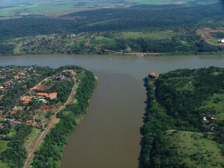 Saiba mais sobre a documentação para visitar o Paraguai e 