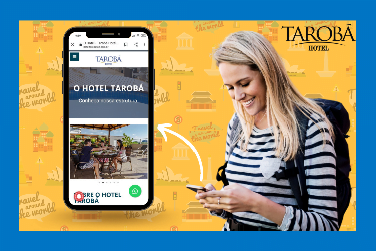 Mulher sorrindo, mexendo em seu celular ao navegar no site do Hotel Tarobá. Passeios em Foz do Iguaçu: dicas de passeios econômicos.