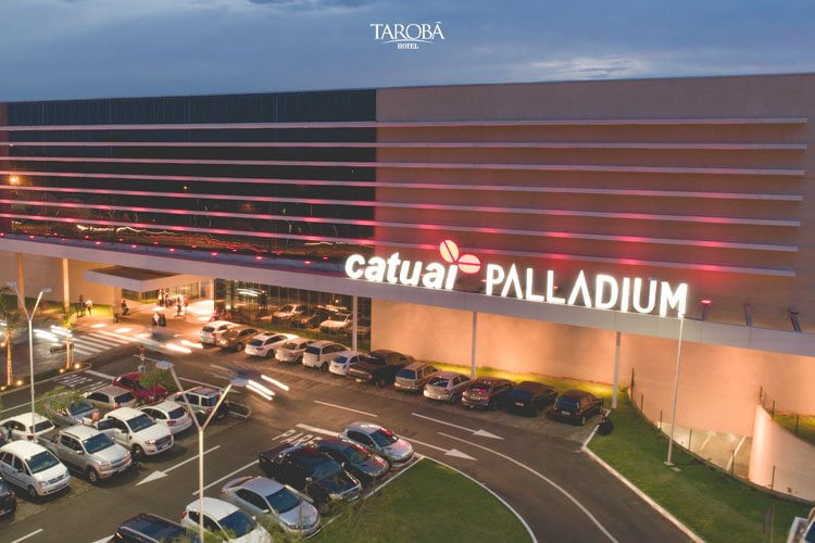 O maior shopping da cidade, com várias opções de lojas para fazer compras em Foz do Iguaçu, o Shopping Catuaí Palladium.