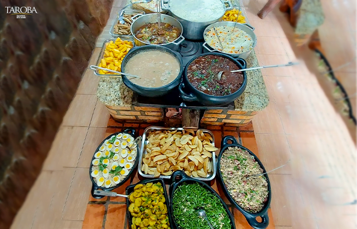 Almoço - comida mineira da Pousada Mini-fazendinha em São Miguel do Iguaçu