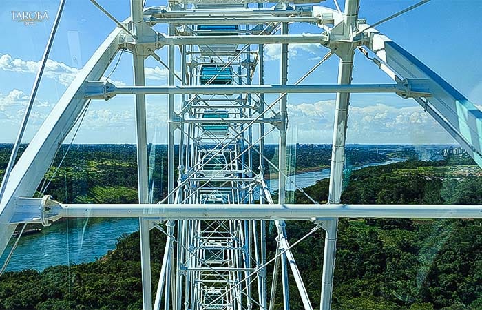 Vista de dentro das cabines da Yup Star Foz